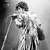 Prince, aos 57 anos, foi encontrado morto em seu estúdio :(