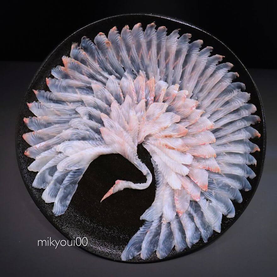 03-White-Crane-Mikyou-Sashimi-Art-in-Fish-Food-Art-www-designstack-co