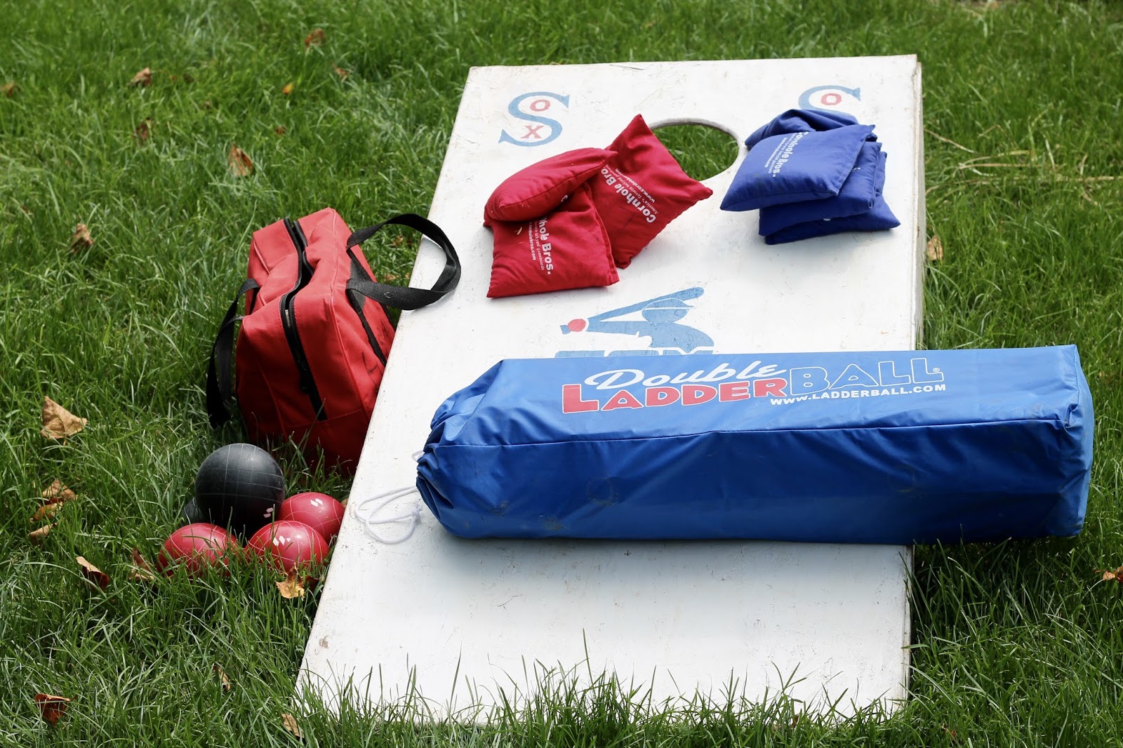 I do deClaire How to Have a Perfect Outdoor Game Night