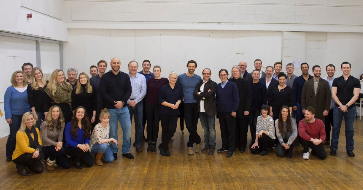Musical Theatre News Full cast announced for Sunset Boulevard