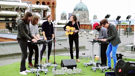 Auf den Dächern - Phoenix Akustik Set auf dem Dach des Roten Rathauses in Berlin ( Kompletter Konzertstream | Indie )