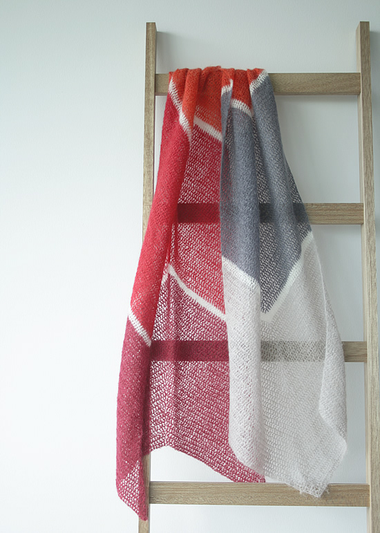 To the Point Shawl, free crochet pattern | Happy in Red To the Point Shawl, free crochet pattern | Happy in Red