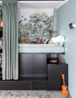 Chambre d'enfants Bleu ciel et noir Elle Décoration via Nat et nature