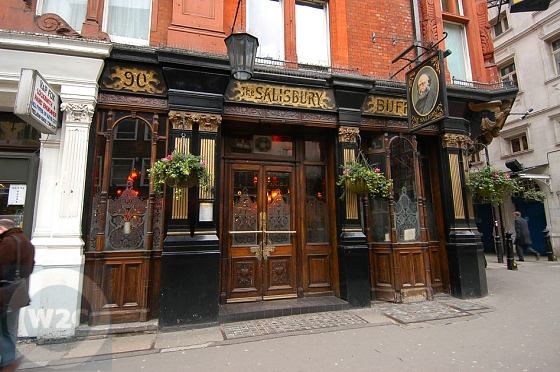 Famous World: Famous Pub