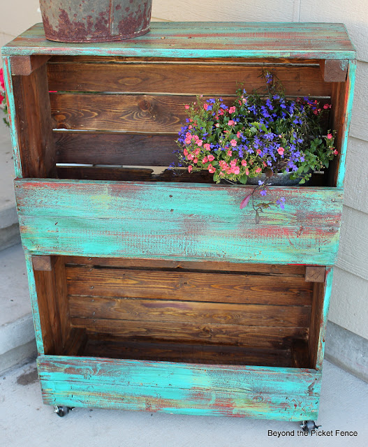 crate storage repurposed http://bec4-beyondthepicketfence.blogspot.com/2012/07/great-crate-storage.html
