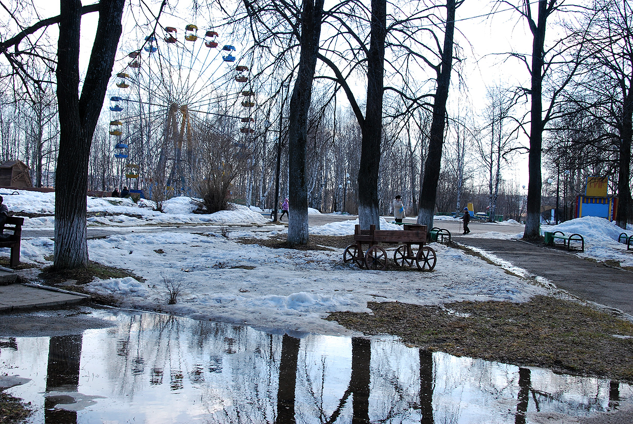 Парк лысьва. Лысьва парк. Каток Лысьва парк Пушкина. Парк Пушкина Челябинск зимой. Парк Пушкина Лысьва Липовая аллея зимой.