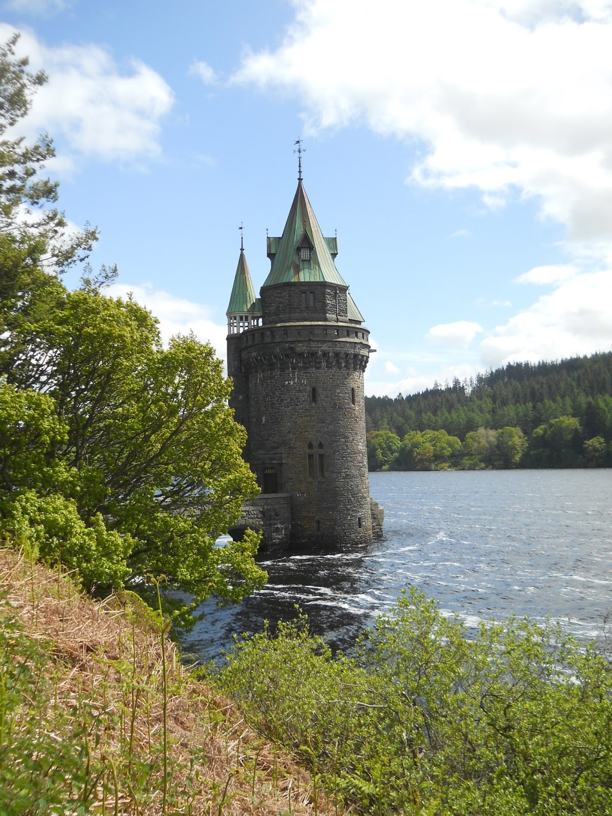 Large wooden outdoor sculptures at Lake Vyrnwy and Bala in Wales