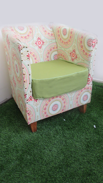 IMG 0068 - כורסה בפינת רחוב