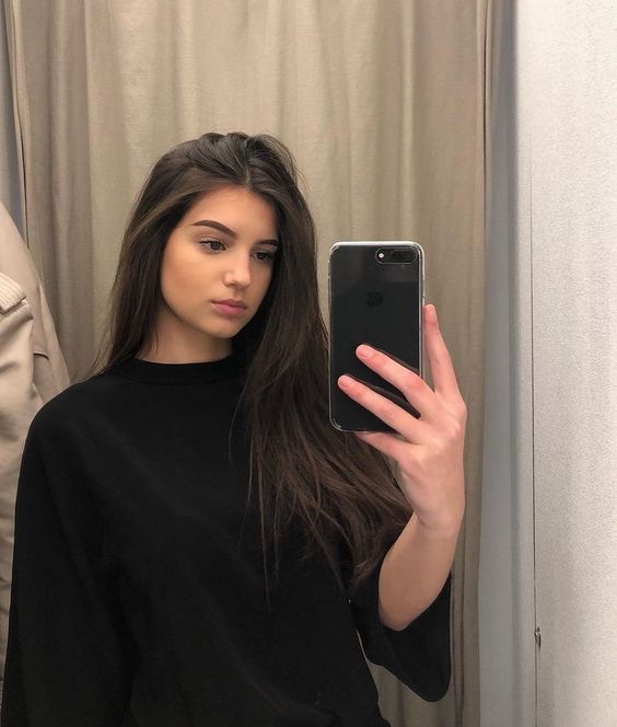 POSES PERFECTAS PARA TOMARTE UNA SELFIE EN EL ESPEJO Fire Away Paris