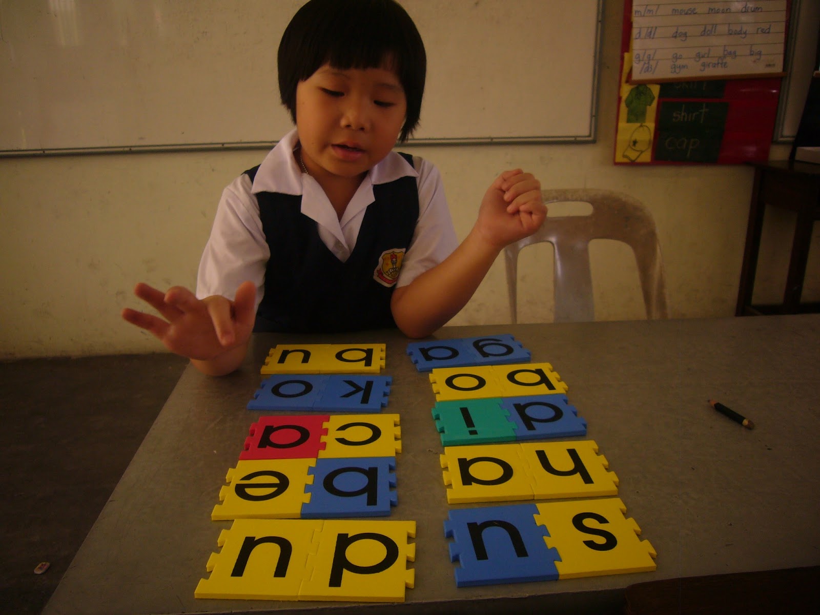 Gambar Muird Belajar Suku Kata Gambar LINUS Gambar diambil di kelas Tahun 1 di SJKC Changkat Kinding Tg Rambutan pada 22 4 2013