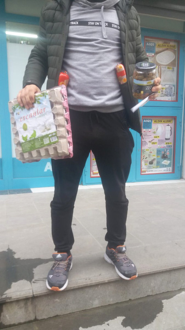 Use of plastic bags in Cyprus and Turkey, citizens develops funny means