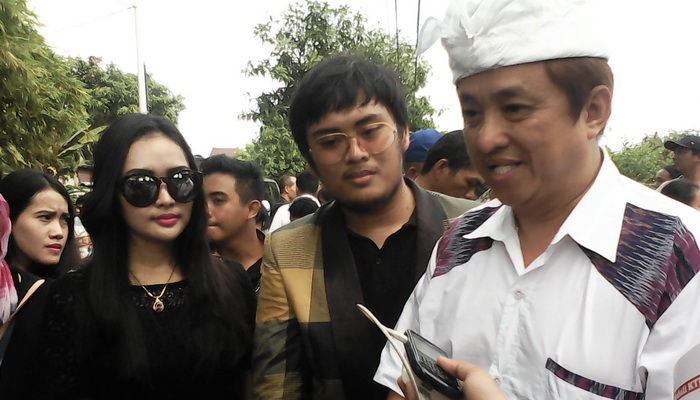 Artis Bali Doakan Engeline, Harapkan Polisi Tuntaskan Kasusnya