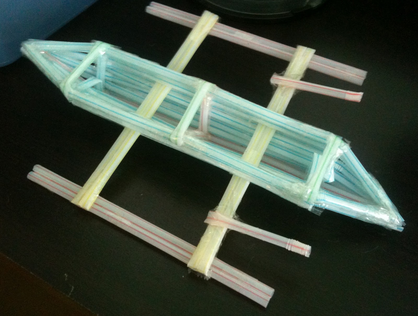 Art School: How to make a boat out of Sipping Straws