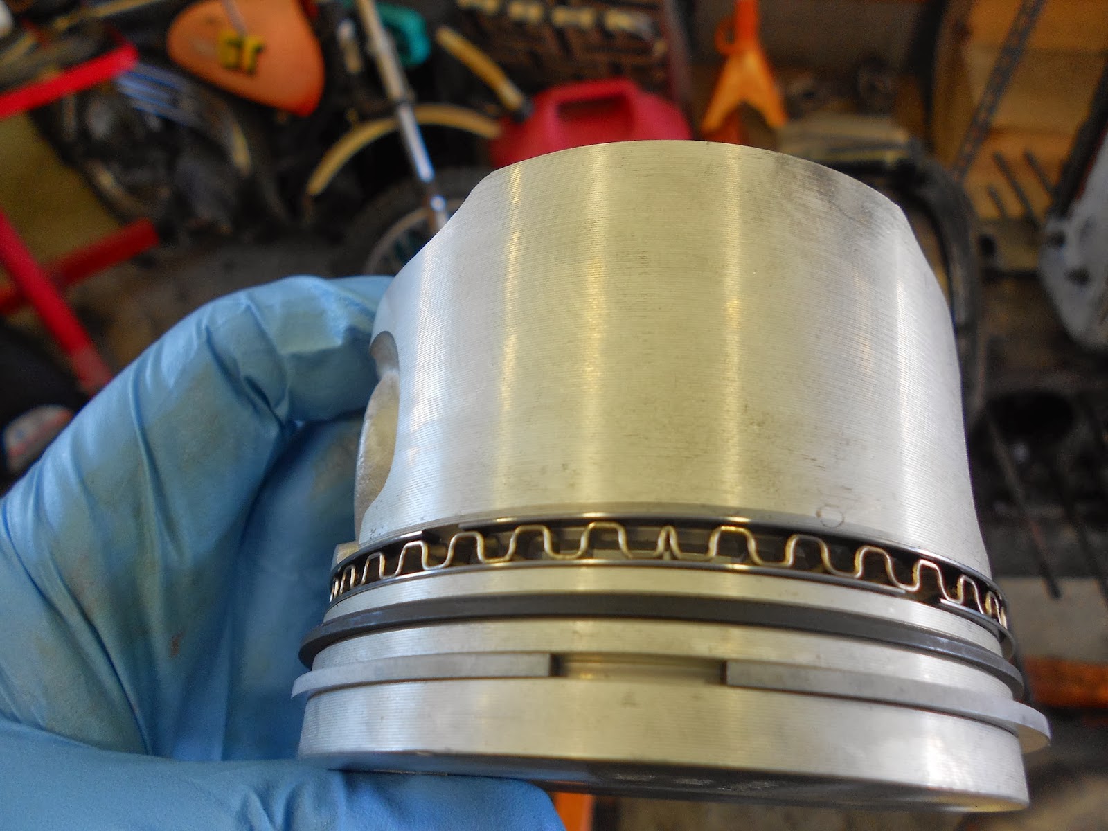 The Bug Boys Installing pistons and cylinders in an air cooled bug and