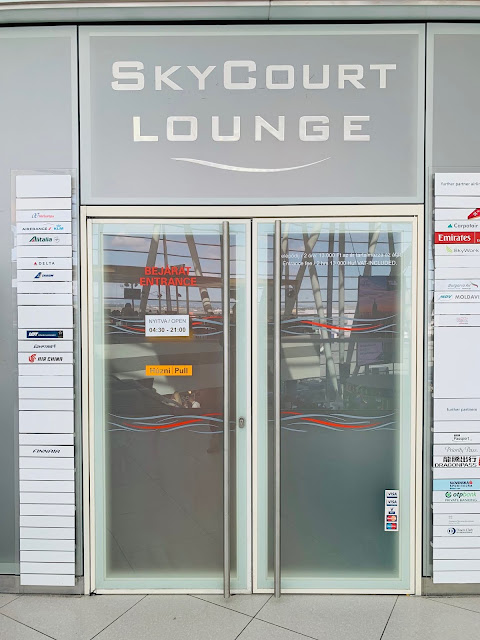 SkyCourt Lounge Review