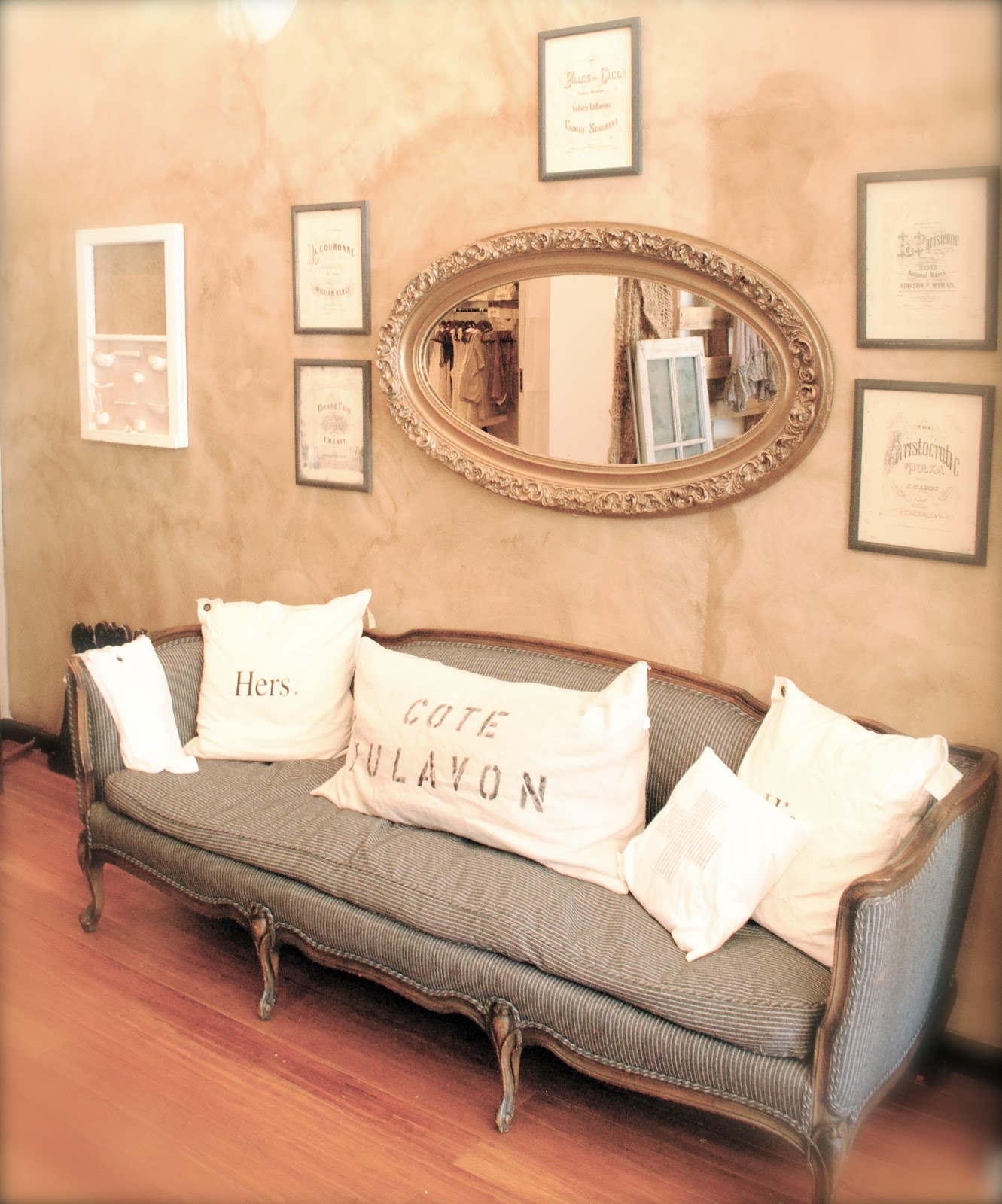 Vintage Nest Furniture