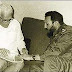 FIDEL CASTRO CONDECORÓ A JUAN BOSCH