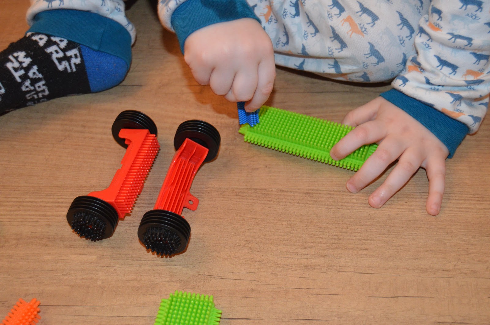 stickle bricks big red bucket