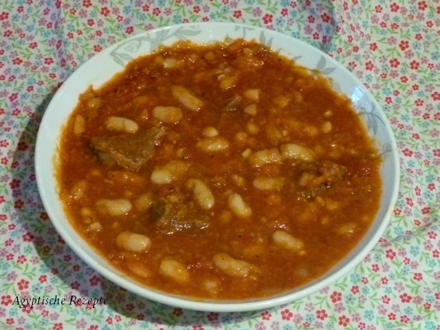 Weiße Bohnen mit Rindfleisch in Tomatensoße - Fossolia Beda bil Lahma ... Weiße Bohnen mit Rindfleisch in Tomatensoße - Fossolia Beda bil Lahma ...