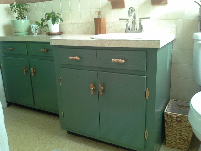 Vintage Bathroom Makeover green cabinets