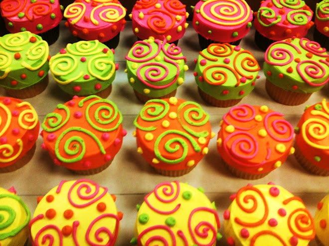 Swirlee_Rum_Wedding_Cupcakes