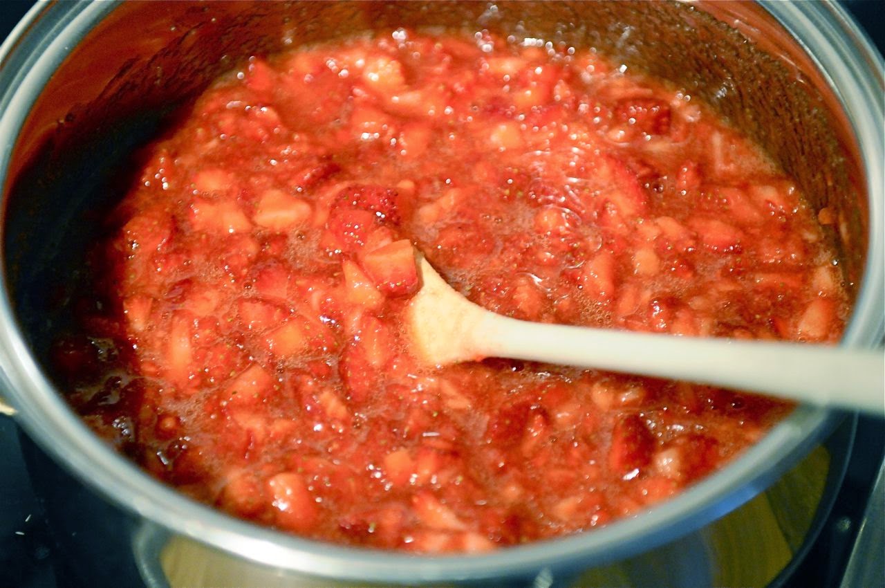 Meike´s cookbooks: Erdbeerkonfitüre mit weißer Schokolade