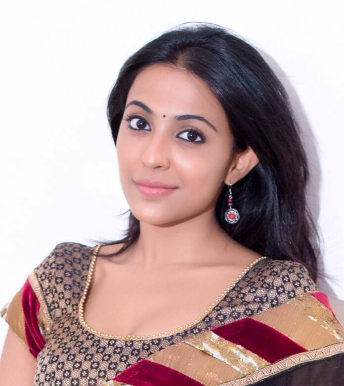 Parvathy Nair Latest PhotoShoot Images Collections HD.