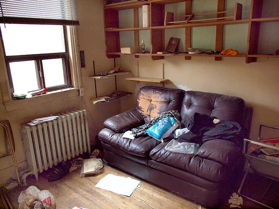 Pictures Of Dirty Living Rooms Myfamilyliving Com Some Old Pictures I Took House Living Room Dirty