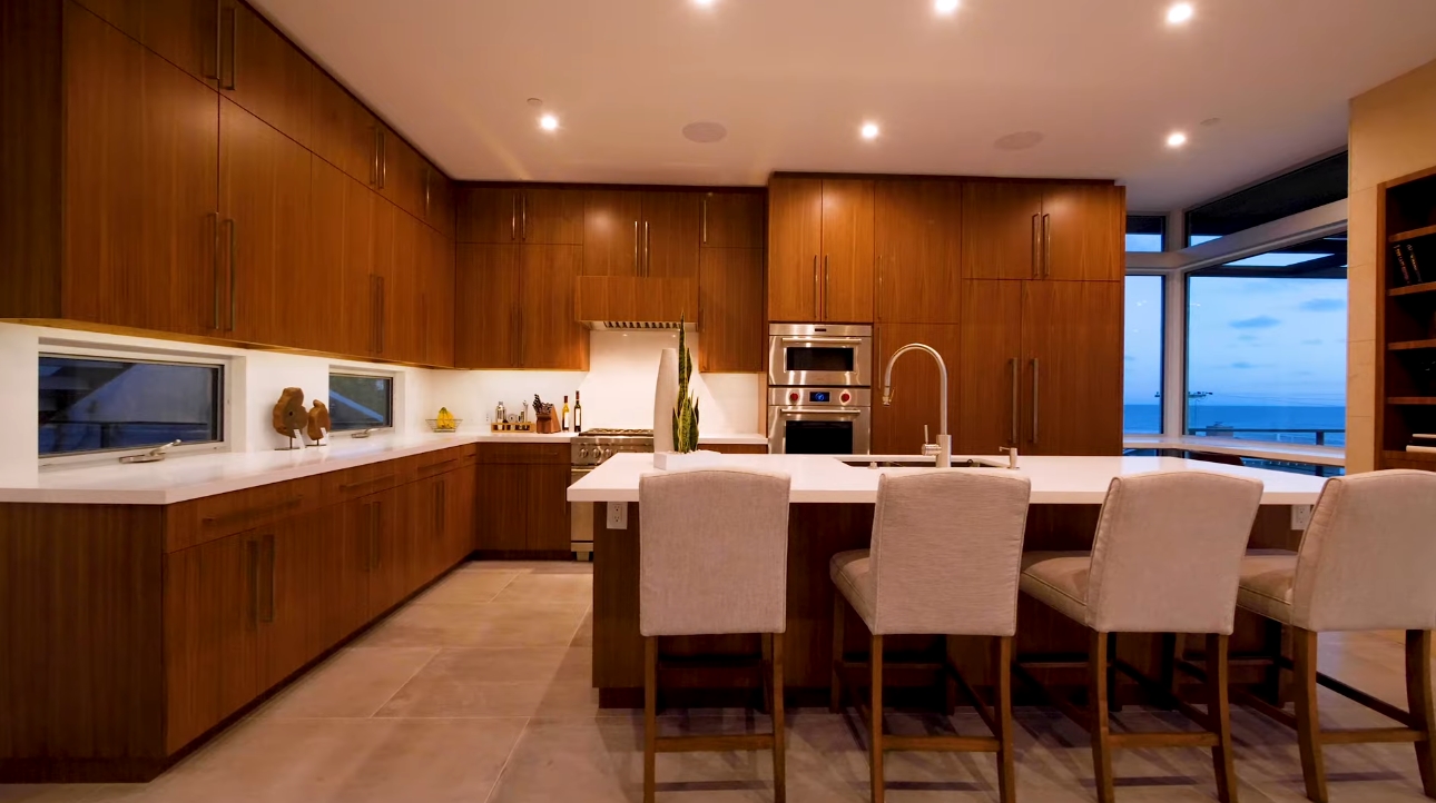 16 Photos vs. Brand New, Bird Rock Modern | 5519 Calumet Avenue, La Jolla - Luxury Home & Interior Design Video Tour 16 Photos vs. Brand New, Bird Rock Modern | 5519 Calumet Avenue, La Jolla - Luxury Home & Interior Design Video Tour