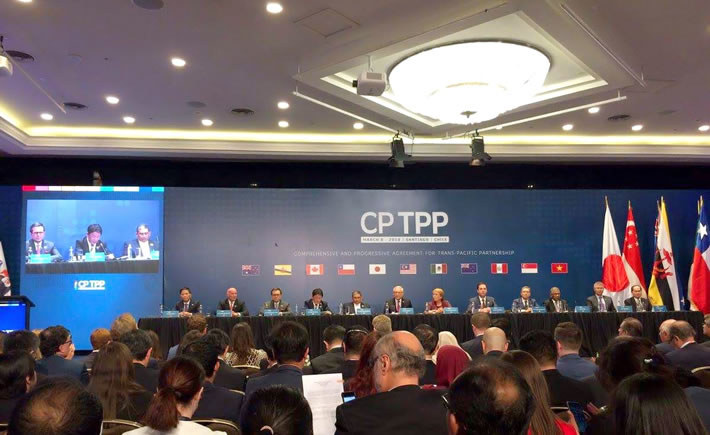 En la ciudad de Santiago de Chile, el Secretario de Economía, Ildefonso Guajardo Villarreal, participó en nombre de México en la ceremonia de firma del Tratado Integral y Progresista de Asociación Transpacífico (CPTPP, por sus siglas en inglés), junto a los Ministros de comercio de Australia, Brunei Darussalam, Canadá, Chile, Japón, Malasia, Nueva Zelandia, Perú, Singapur y Vietnam. (Foto: SE)