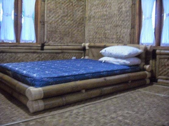 jasa pembuatan rumah bambu foto rumah bambu model rumah ...