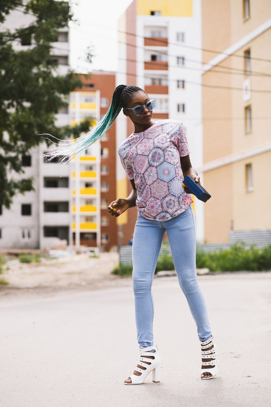  How to Style a T-Shirt and Jeans in 2018 : Mrgugu.com 