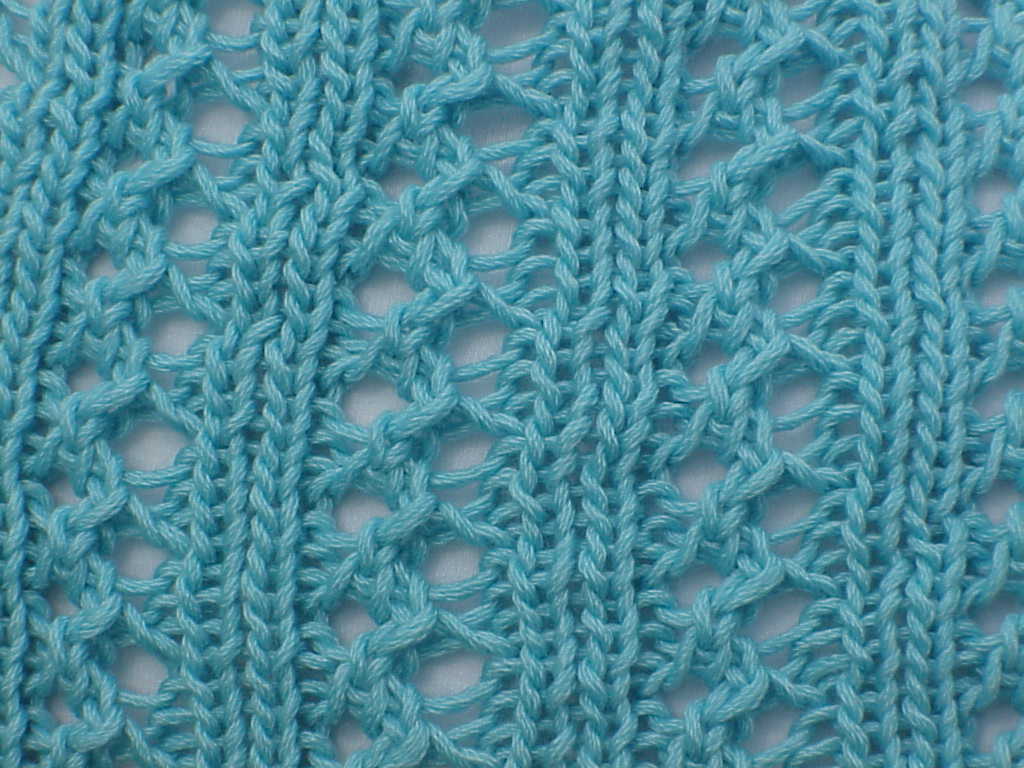 Kriskrafter: Free Knitting Pattern! Wiggle Lace Scarf