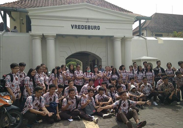 tempat wisata dekat malioboro benteng vredeburg tempat wisata dekat malioboro benteng vredeburg
