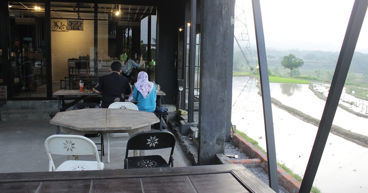 Sore Yang Syahdu di Kedai Joko Kopi Ungaran