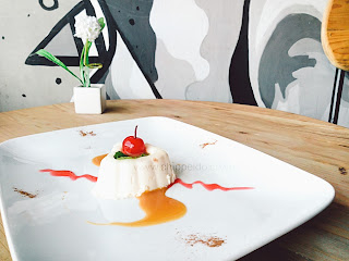 dilon_coffee_eatery_dilon coffee & eatery_review_han yoora_michelle hendra_michimomo_chippeido_endorse_endorsegratis_endorsement_cafe_restaurant_resto_foodies_foodie_foodblogger_blogger_chippeido_chintya_marcheline_march_inijie_instagram_inijiegram_makansampaikenyang_amanda_kohar_merli_jack_magnifico_diary_weirdo_weirdoinpink_pink_secret_love_quotes_poetry_review_culinary_foods_lovefood_instagood_follower_instafollow_photography_tablesituation_potato_chips_tea_green_matcha_ocha_boyfriend_friendship_bf_bae_boo_bei_friend_besties_actor_actrees_chelsea_glen_spagetti_pasta_panacota