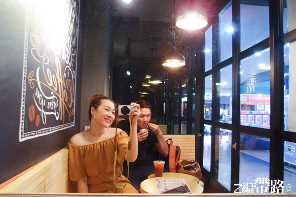 【台北東區飲料店】藏咖啡藏café,超有調性的工業風,私藏獨立小包廂即使一個人獨食也不孤單
