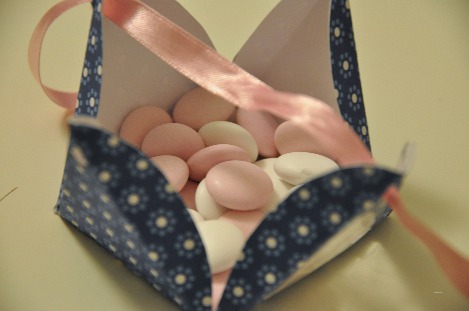 ŞEKER KUTUSU VE 9 AYLIK BEBEK İÇİN EK BESİN