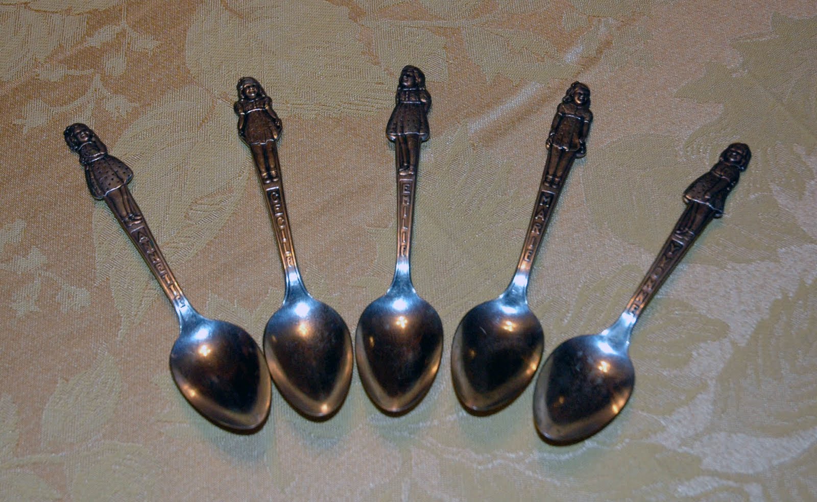 Reticulated Writer Five Tiny Spoons