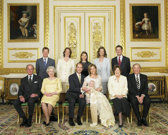 Znalezione obrazy dla zapytania earl and countess of wessex louise christening official photos