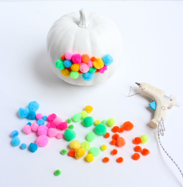 How to make pom-pom pumpkins How to make pom-pom pumpkins