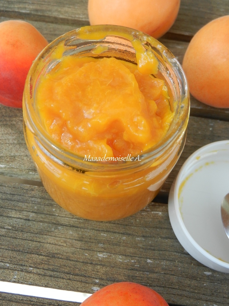 Maaademoiselle A. Recette de petit pot pour bébé Compote d'abricots
