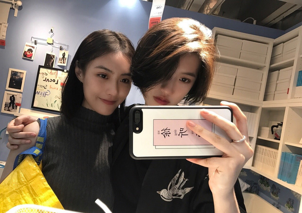 Cặp đôi đồng tính nữ hot nhất cộng đồng mạng, đang được truy lùng vì quá xinh! Cặp đôi đồng tính nữ hot nhất cộng đồng mạng, đang được truy lùng vì quá xinh!
