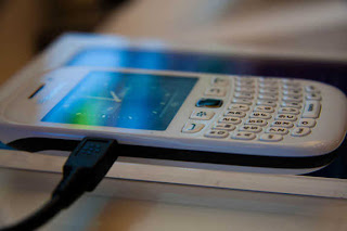  dalam jajaran smartphone BlackBerry baru sebagai yang paling murah Kelebihan dan Kekurangan BlackBerry Curve 9220 (Davis) 