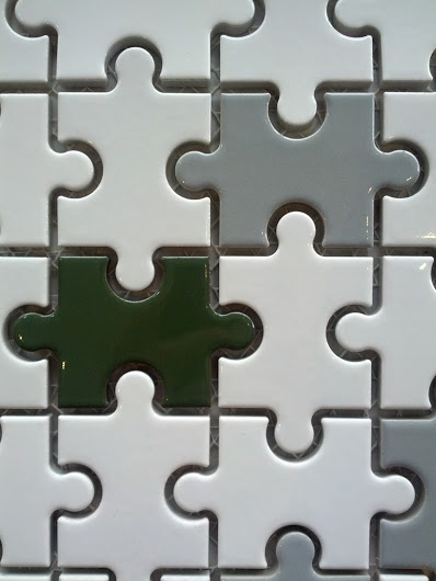 JENNY SMITH GARDENS: PUZZLE TILE WALL