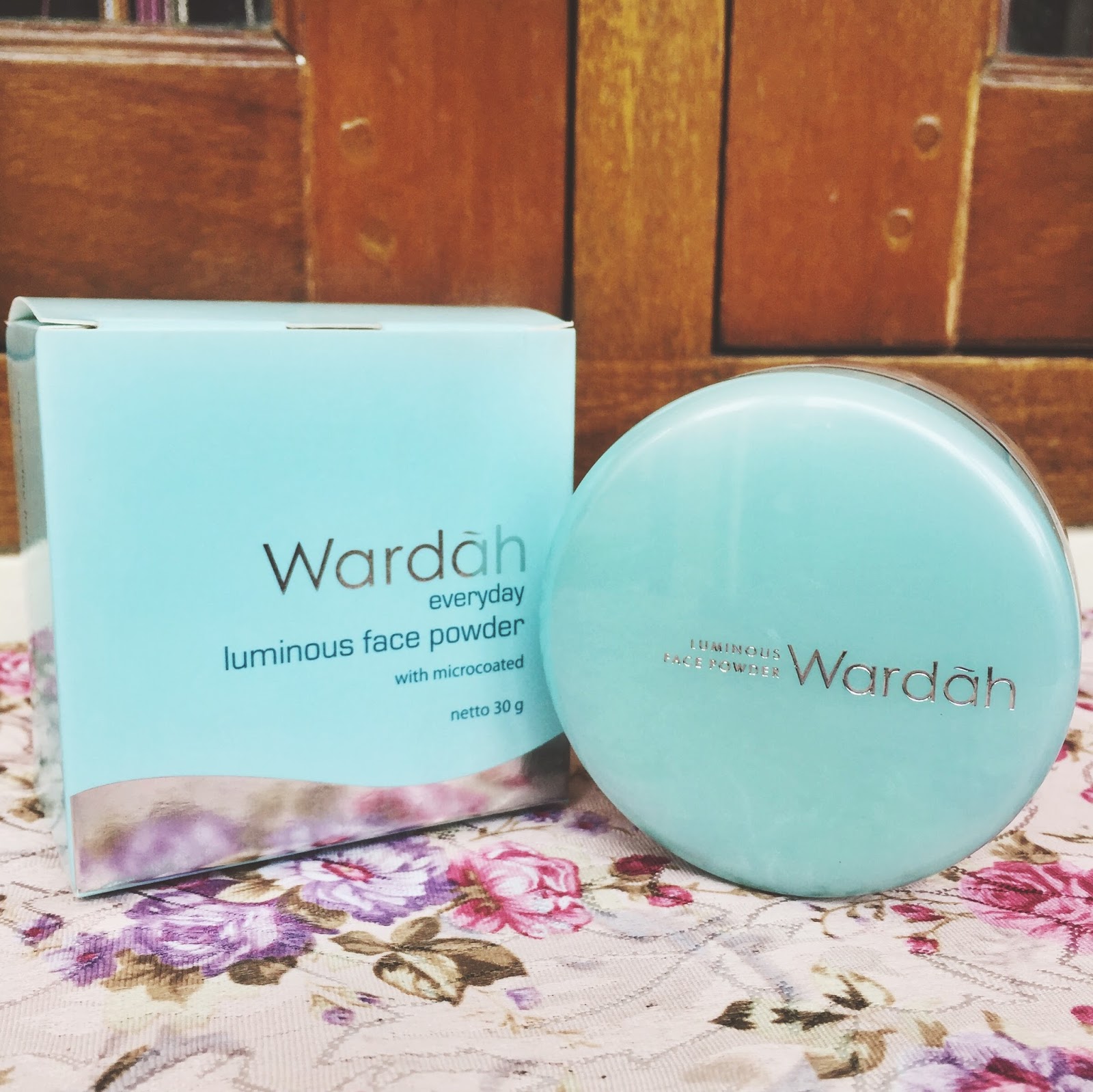 Bedak Wardah Luminous Face Powder