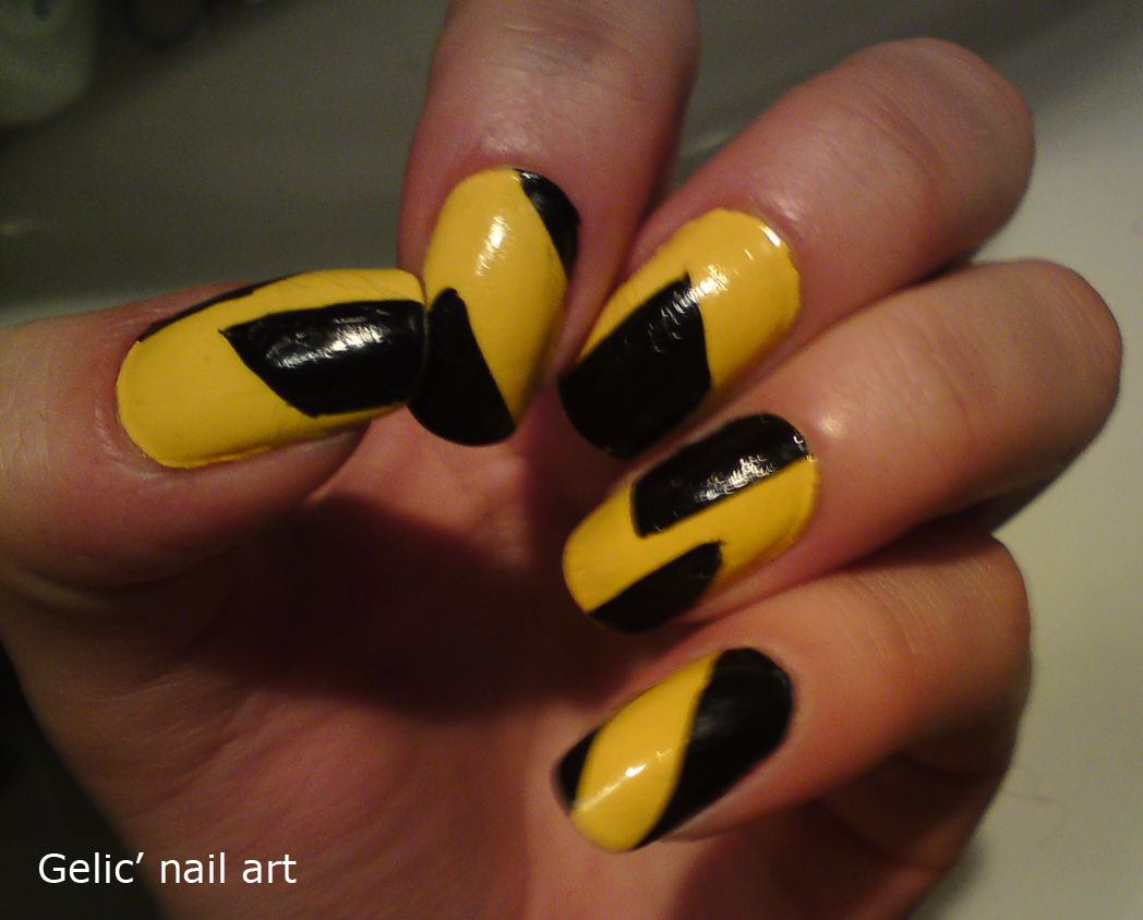 Gelic' nail art Yellow and black geometrical shapes nail art
