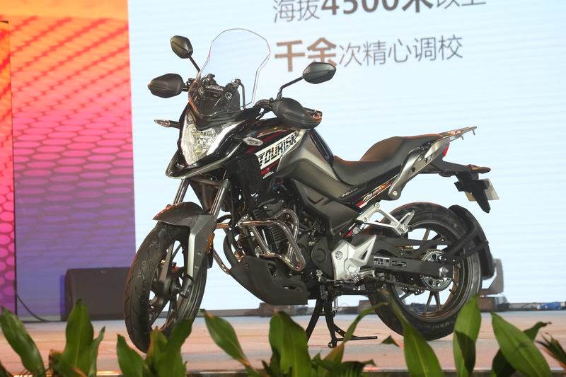 Andalkan mesin berkubikasi 184cc, ini penampakan Honda CB190X yang dirilis di China