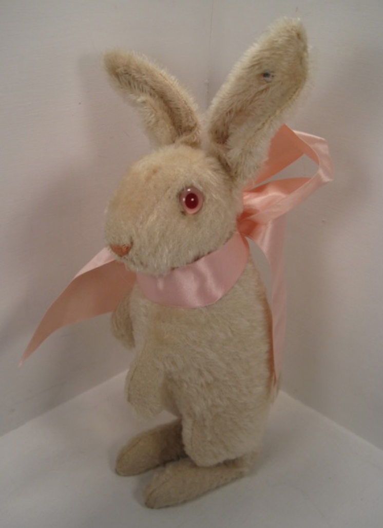 MY STEIFF LIFE: Is This Cheerful-Earful Rabbit Made By Steiff?