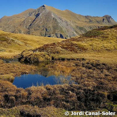 Lago y montaña en Varradòs